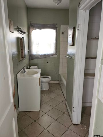322 S Clayton, Tyler, TX 75702
