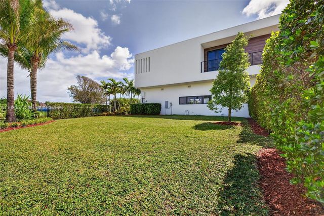 16709 Botaniko Drive North, Weston, FL 33326