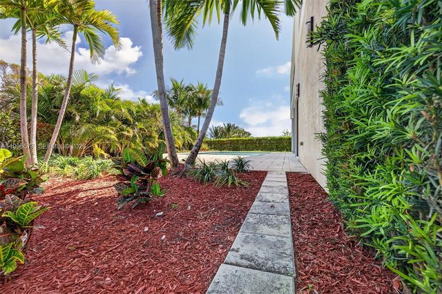16709 Botaniko Drive North, Weston, FL 33326