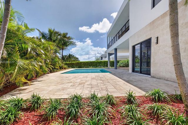 16709 Botaniko Drive North, Weston, FL 33326