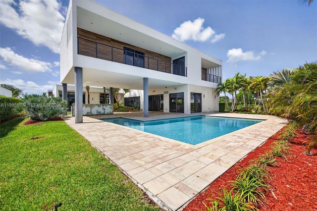 16709 Botaniko Drive North, Weston, FL 33326