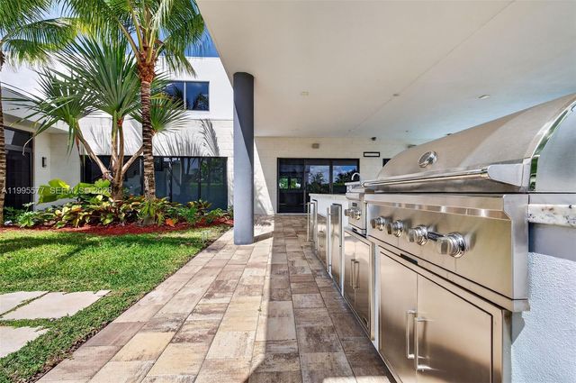 16709 Botaniko Drive North, Weston, FL 33326
