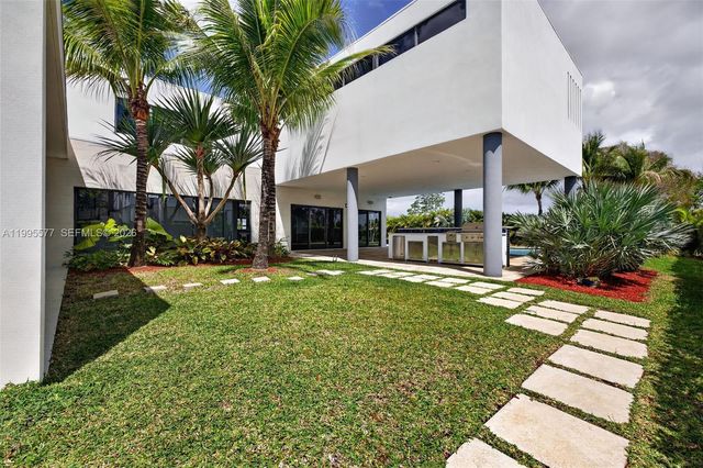16709 Botaniko Drive North, Weston, FL 33326