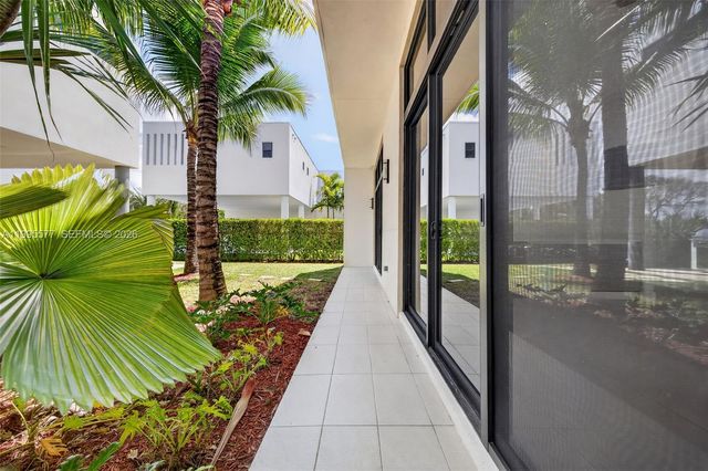 16709 Botaniko Drive North, Weston, FL 33326