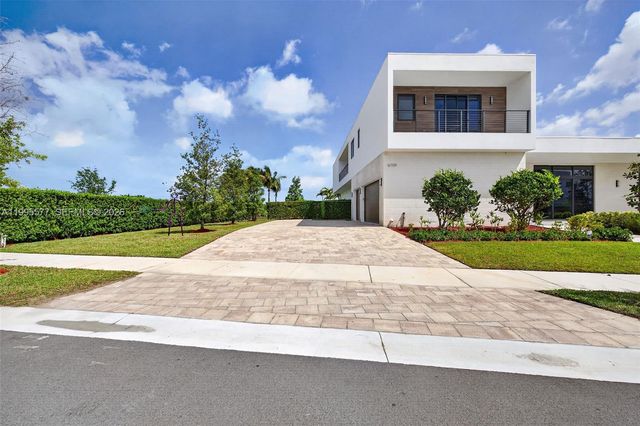 16709 Botaniko Drive North, Weston, FL 33326