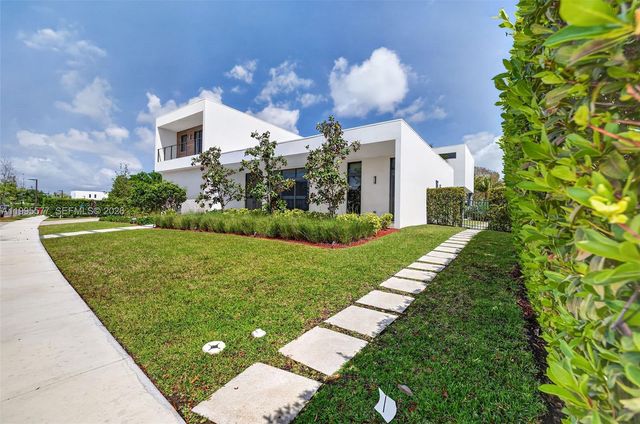 16709 Botaniko Drive North, Weston, FL 33326
