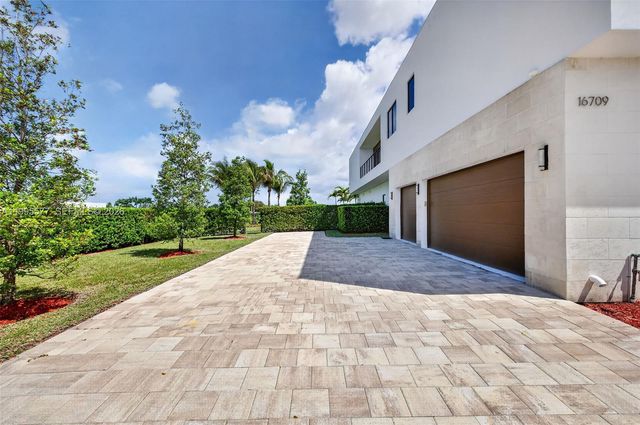 16709 Botaniko Drive North, Weston, FL 33326