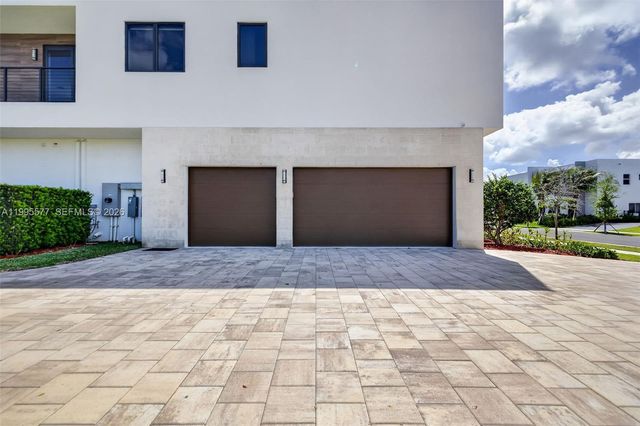 16709 Botaniko Drive North, Weston, FL 33326