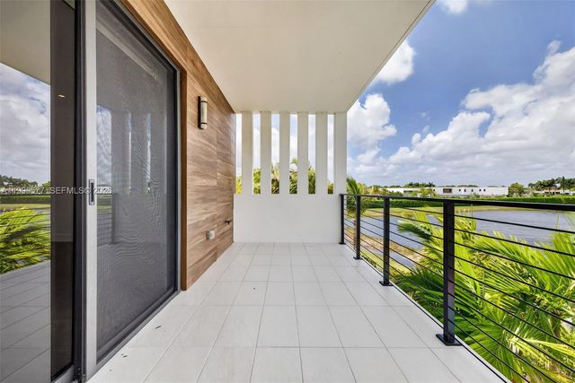16709 Botaniko Drive North, Weston, FL 33326