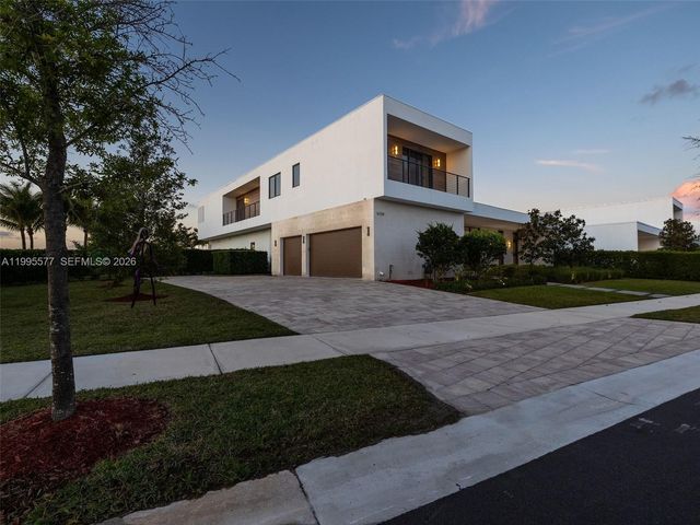 16709 Botaniko Drive North, Weston, FL 33326