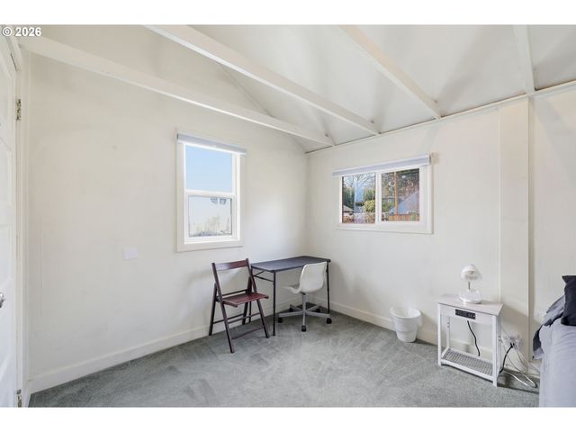 2042 ONYX St, Eugene, OR 97403