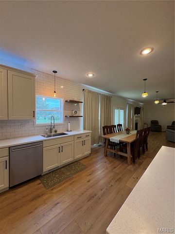 362 Holtgrewe Farms Loop, Washington, MO 63090