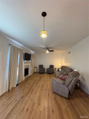362 Holtgrewe Farms Loop, Washington, MO 63090