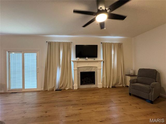 362 Holtgrewe Farms Loop, Washington, MO 63090