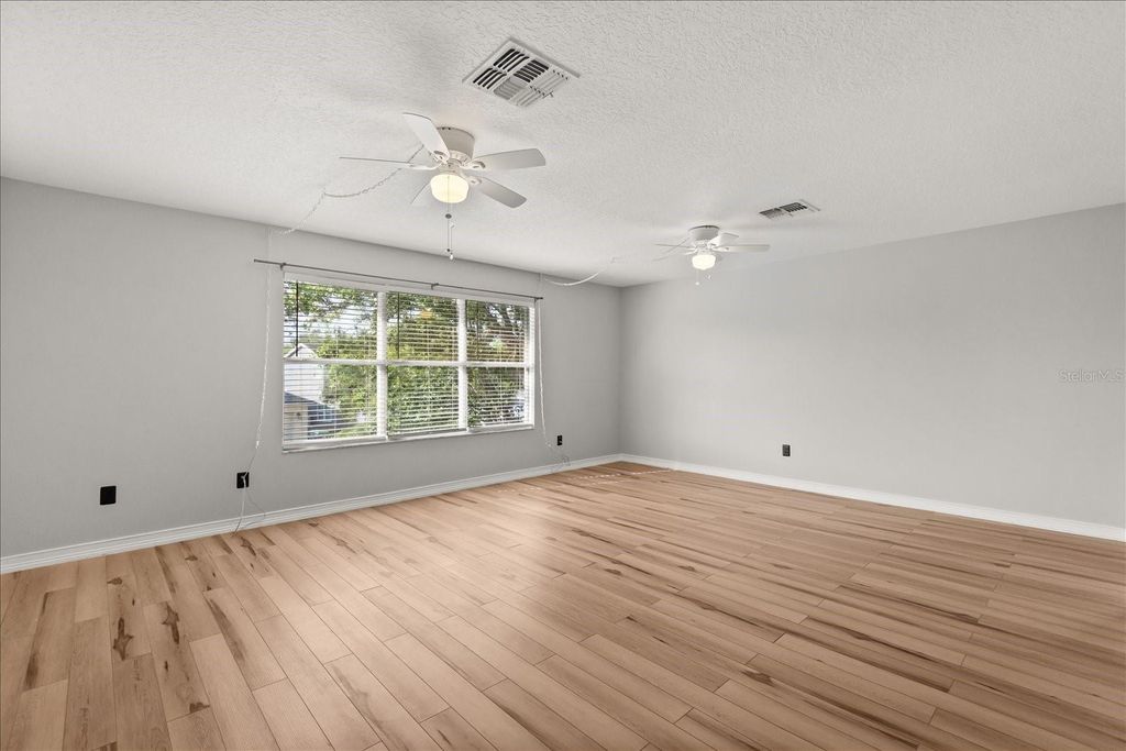 Image 18 of property listing at 14338 TANJA KING BOULEVARD, Orlando, FL 32828