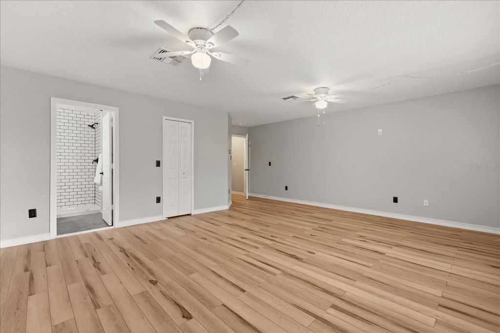 Image 20 of property listing at 14338 TANJA KING BOULEVARD, Orlando, FL 32828