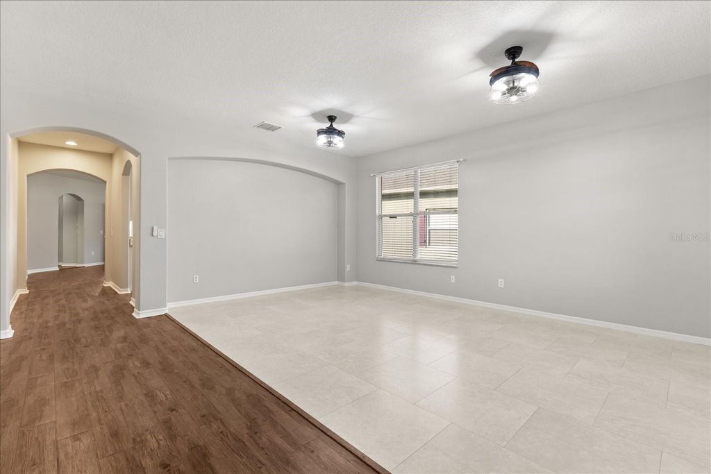 Image 4 of property listing at 14338 TANJA KING BOULEVARD, Orlando, FL 32828