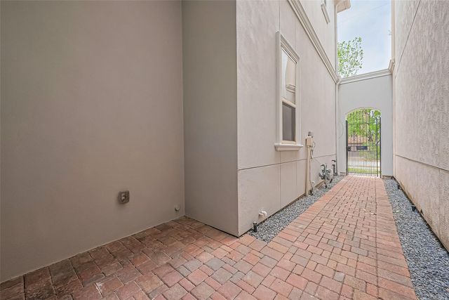 1434 Nashua Street, Houston, TX 77008