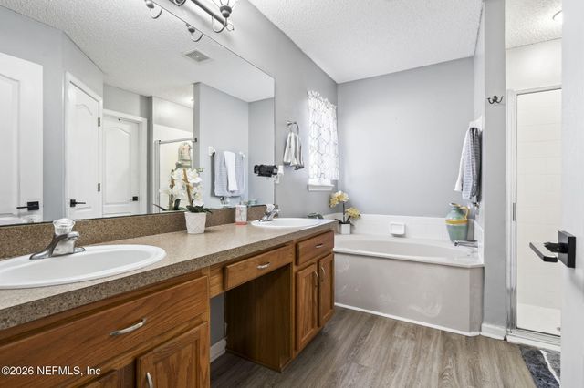 6780 GENTLE OAKS Drive, Jacksonville, FL 32244