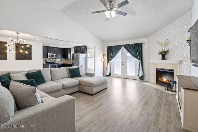 6780 GENTLE OAKS Drive, Jacksonville, FL 32244