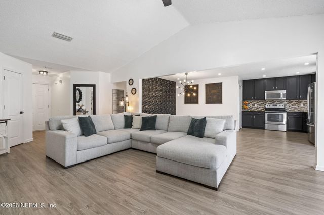 6780 GENTLE OAKS Drive, Jacksonville, FL 32244