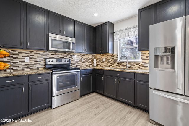 6780 GENTLE OAKS Drive, Jacksonville, FL 32244