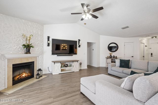 6780 GENTLE OAKS Drive, Jacksonville, FL 32244