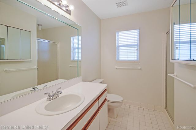 263 Whispering Hill, Commerce Charter Township, MI 48390