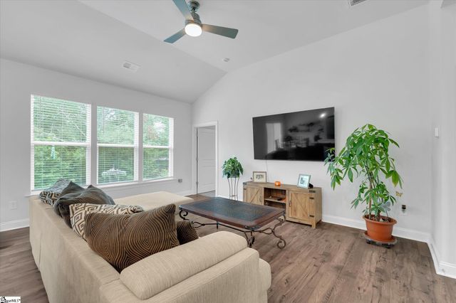408 Oakton Drive, Greer, SC 29651