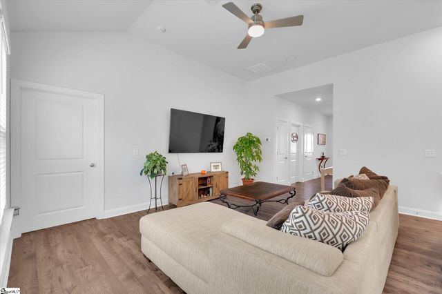 408 Oakton Drive, Greer, SC 29651