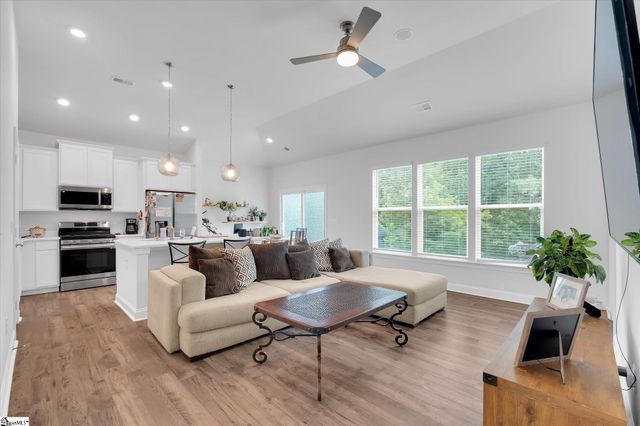 408 Oakton Drive, Greer, SC 29651
