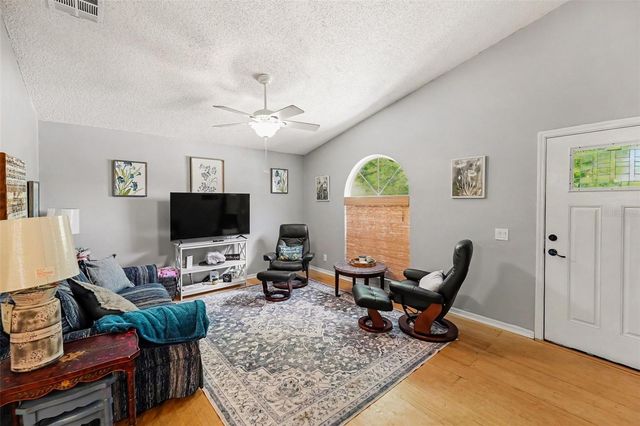 1934 29TH AVENUE N, St Petersburg, FL 33713