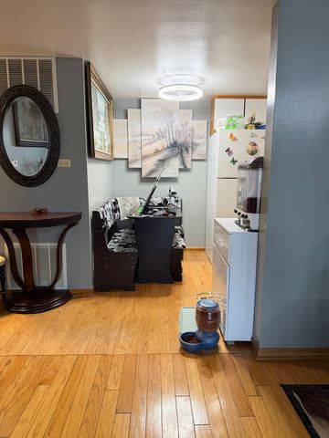 100 Deborah Lane A19, Wheeling, IL 60090