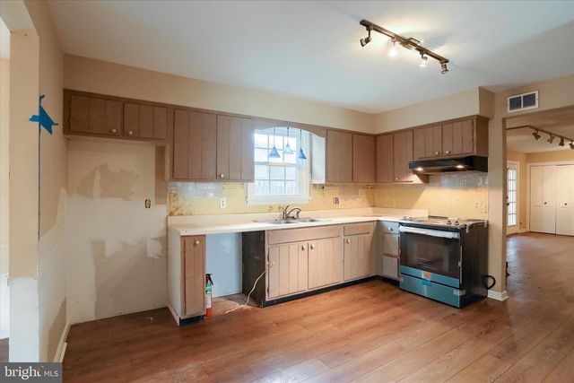 904 THORNWOOD LN, Carlisle, PA 17013