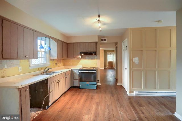 904 THORNWOOD LN, Carlisle, PA 17013