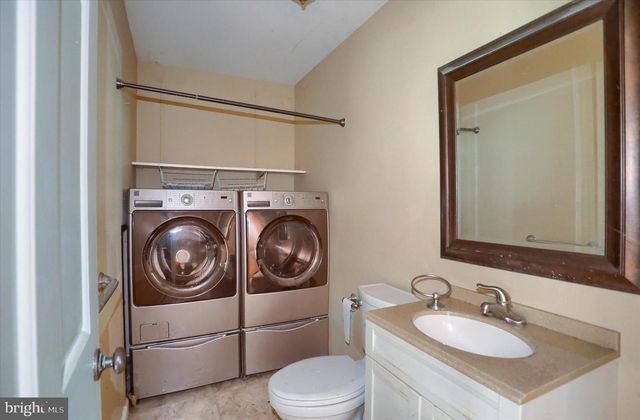 904 THORNWOOD LN, Carlisle, PA 17013