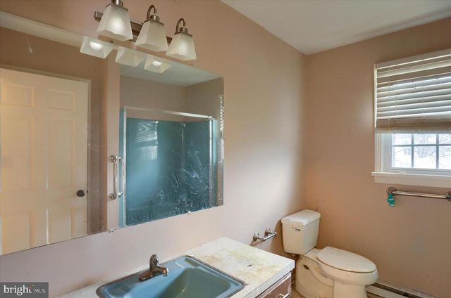 904 THORNWOOD LN, Carlisle, PA 17013