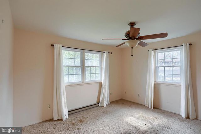 904 THORNWOOD LN, Carlisle, PA 17013