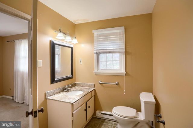 904 THORNWOOD LN, Carlisle, PA 17013