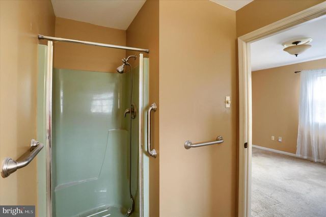 904 THORNWOOD LN, Carlisle, PA 17013