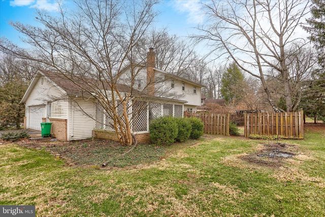 904 THORNWOOD LN, Carlisle, PA 17013