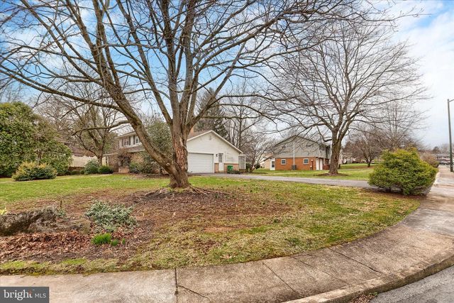 904 THORNWOOD LN, Carlisle, PA 17013