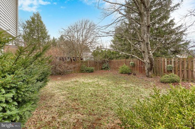 904 THORNWOOD LN, Carlisle, PA 17013