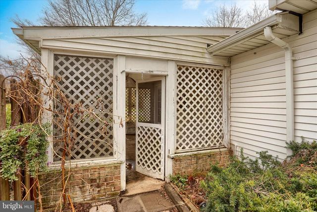 904 THORNWOOD LN, Carlisle, PA 17013