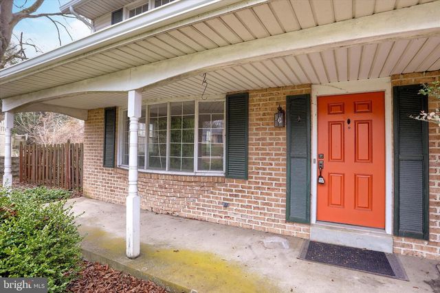 904 THORNWOOD LN, Carlisle, PA 17013