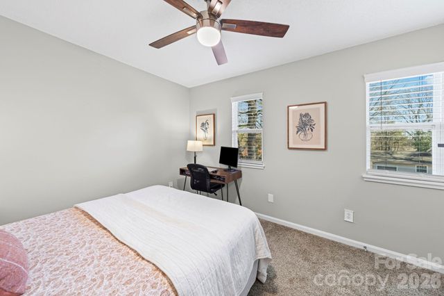 5019 Rolling Oak Lane, Charlotte, NC 28227