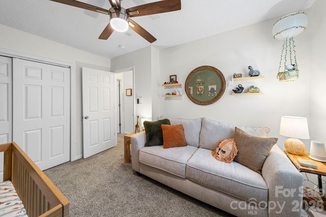 5019 Rolling Oak Lane, Charlotte, NC 28227