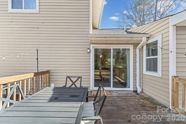 5019 Rolling Oak Lane, Charlotte, NC 28227