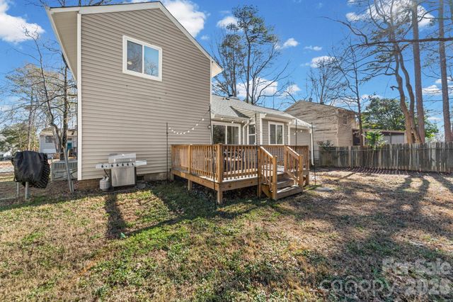 5019 Rolling Oak Lane, Charlotte, NC 28227