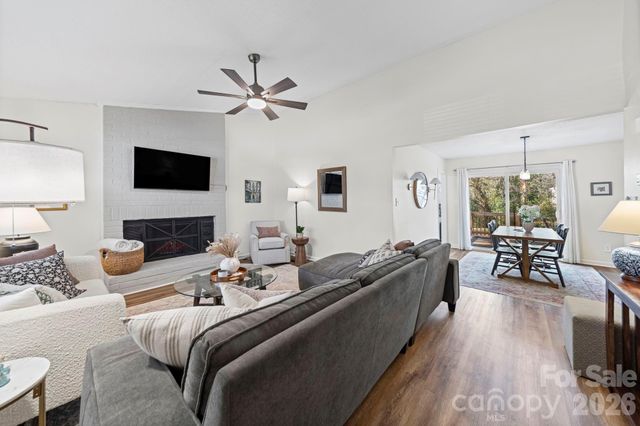 5019 Rolling Oak Lane, Charlotte, NC 28227